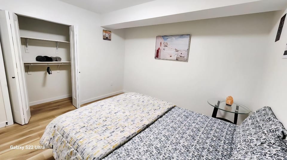 Welcome to The POIZY Suite where peace meets cozy Apartment in Regina