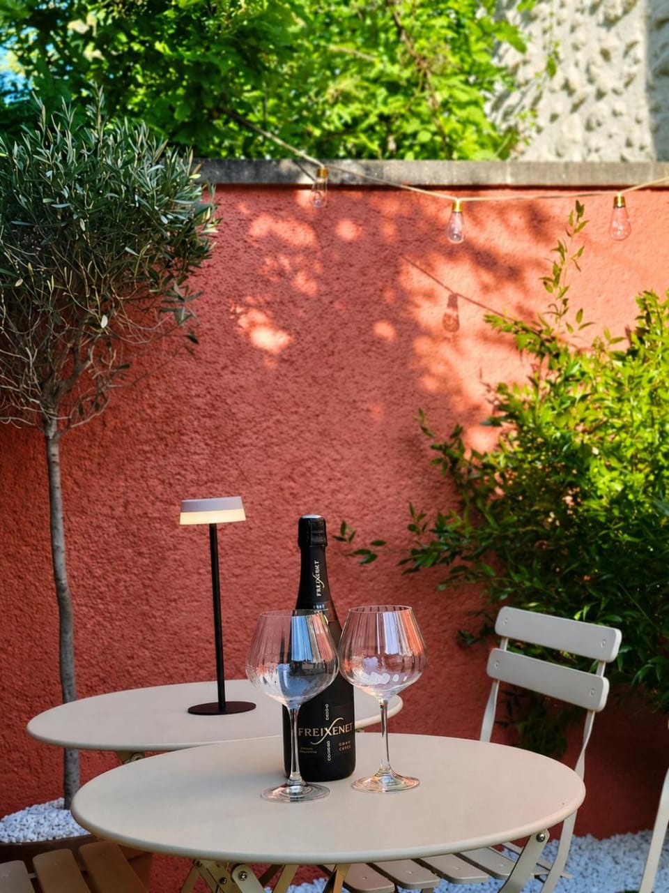 Patio, Dining area