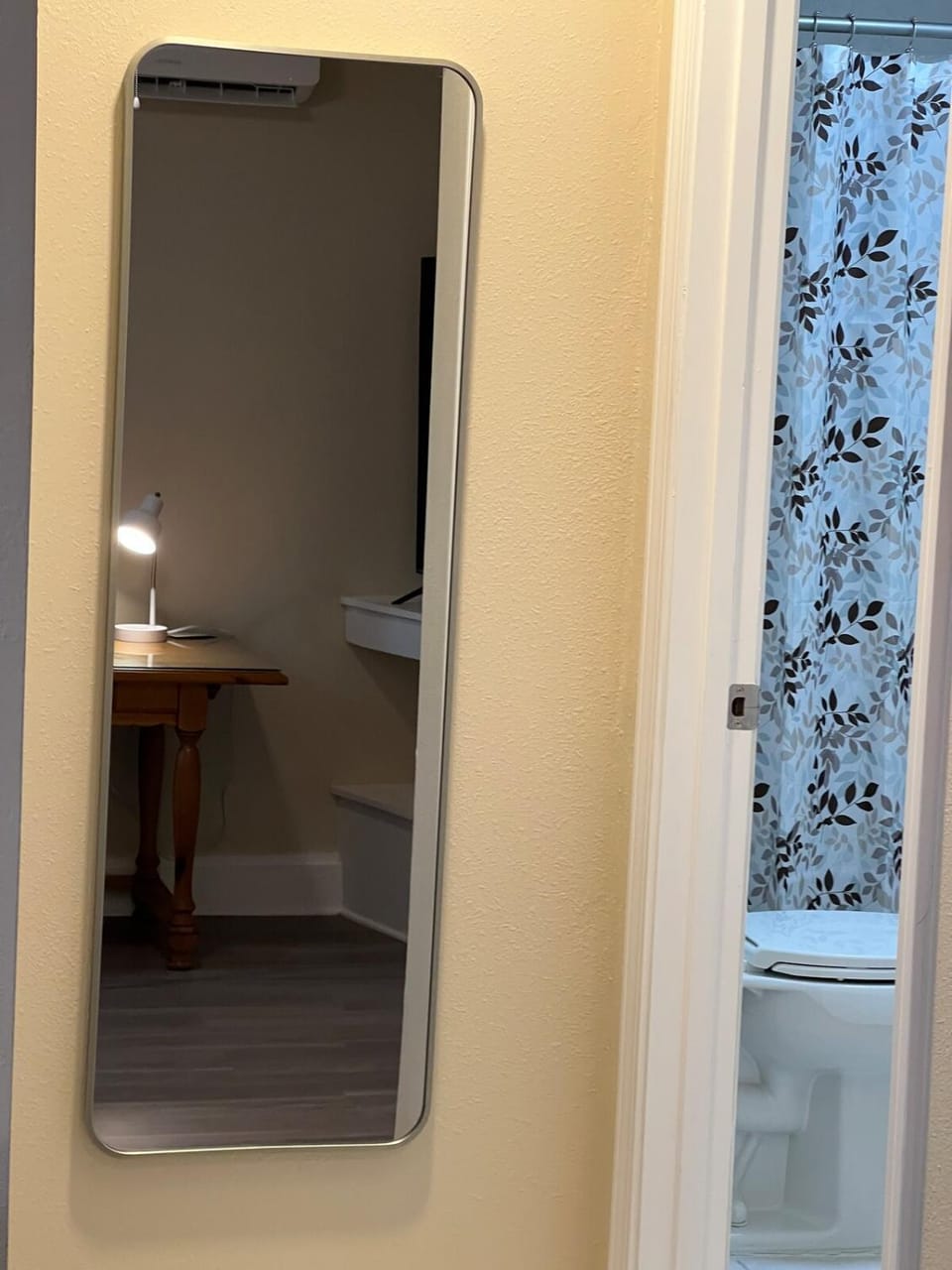Little Castle No Pet Fee Apartment in Austin