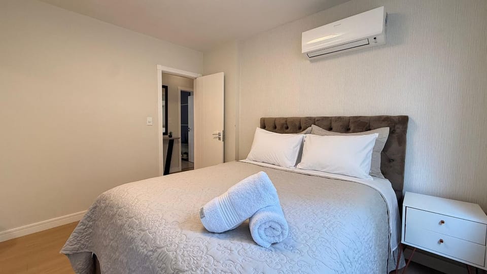 Bed, Photo of the whole room, Bedroom, towels, air conditioner