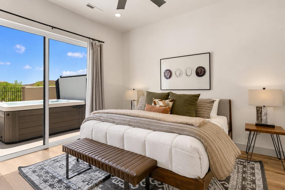Golf Course Views townhouse House in Washington