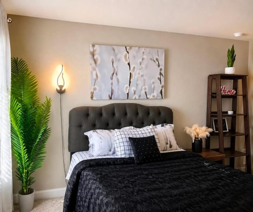 Bed, Photo of the whole room, Bedroom