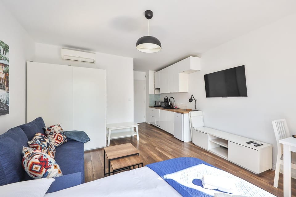 Kitchen or kitchenette, Photo of the whole room, Seating area, air conditioner