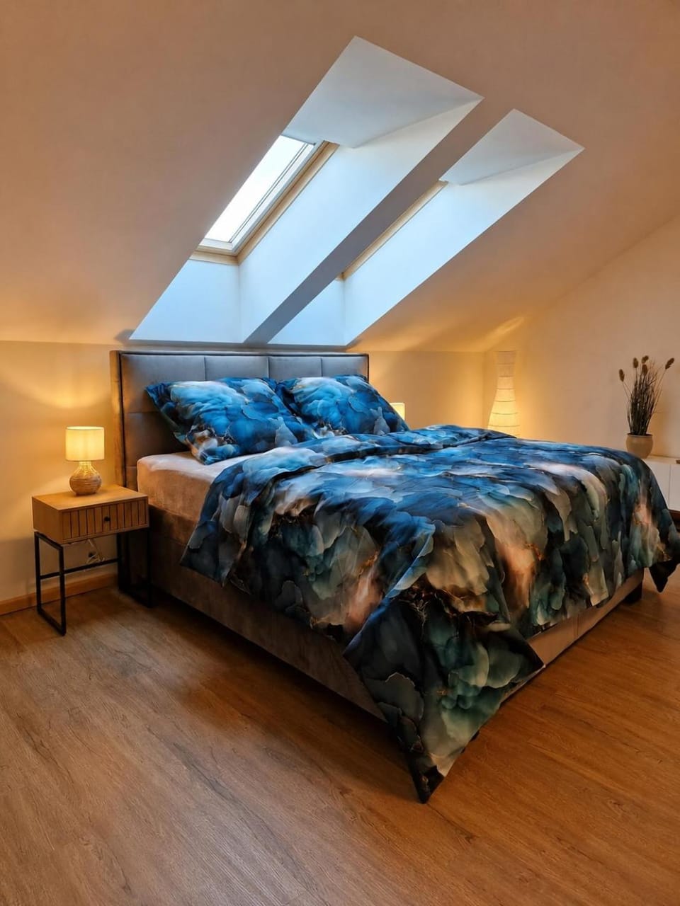 Bed, Bedroom