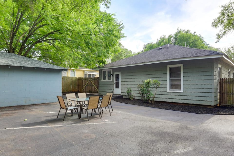 4BR Griffin Home | Walk Downtown | Large Driveway House in Griffin