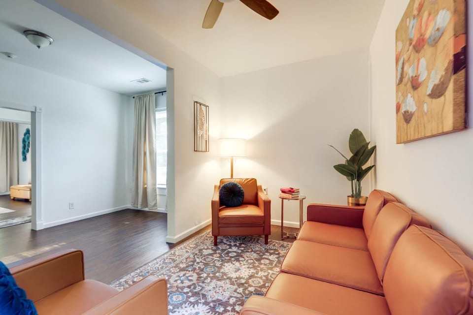 4BR Griffin Home | Walk Downtown | Large Driveway House in Griffin