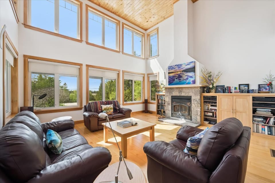Topaz Beach Cottage AC Waterview House in South Bruce Peninsula