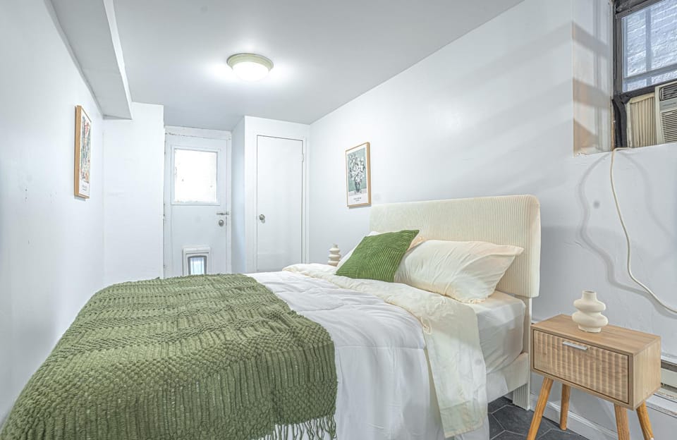 Charm 2Bd in Upper East Side with Backyard Apartment hotel in Upper East Side