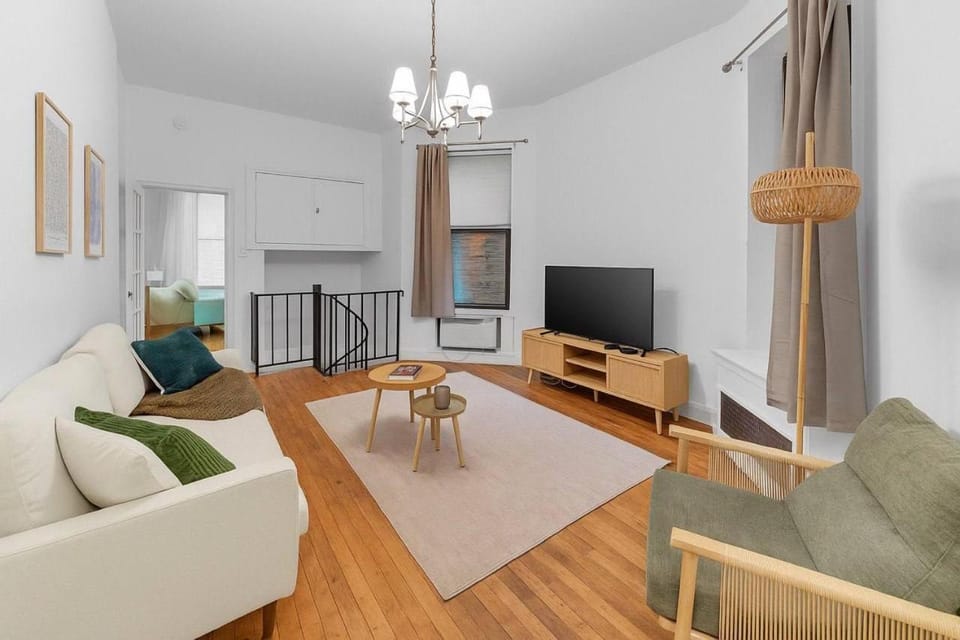 Charm 2Bd in Upper East Side with Backyard Apartment hotel in Upper East Side