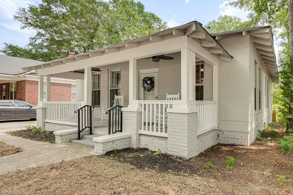 5 Mi to University of South Carolina: Home w/ Yard House in Columbia