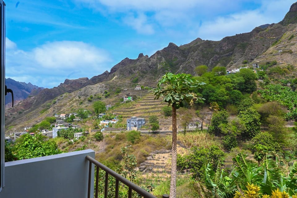 Balcony/Terrace, Mountain view