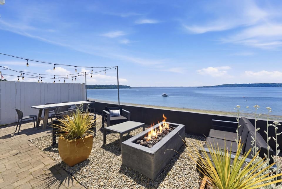 Perch - Waterfront Cabana | Puget Sound & Rainier Views Apartment in Normandy Park