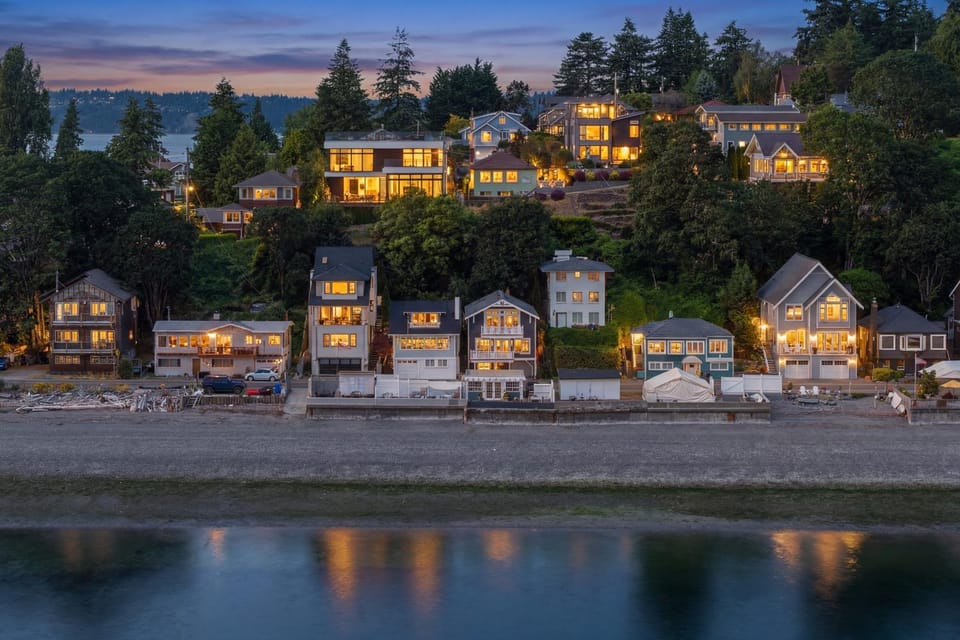 Perch - Waterfront Cabana | Puget Sound & Rainier Views Apartment in Normandy Park