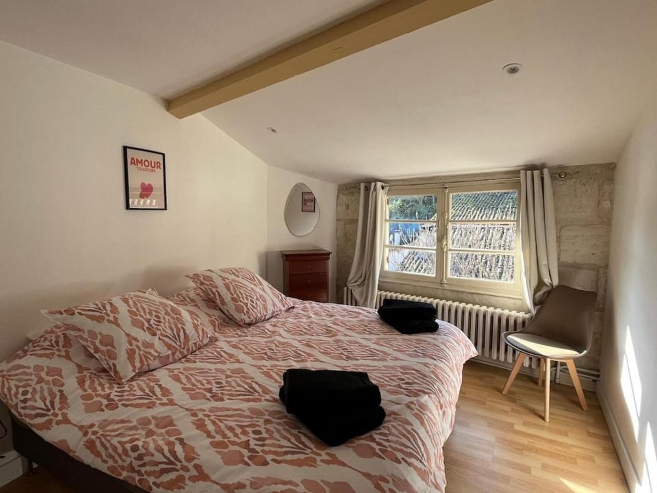 Spacious 6-Bedroom, 5 Bathroom House in Aubeterre House in Nouvelle-Aquitaine