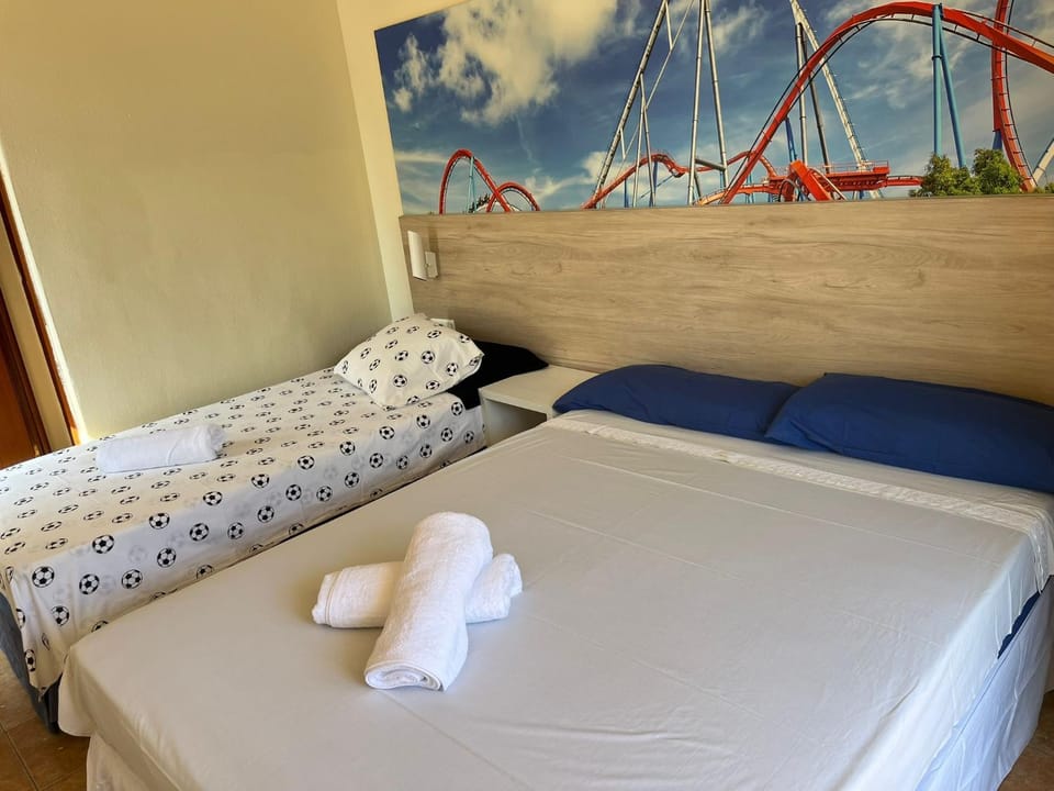 Bed, Photo of the whole room, Bedroom, towels