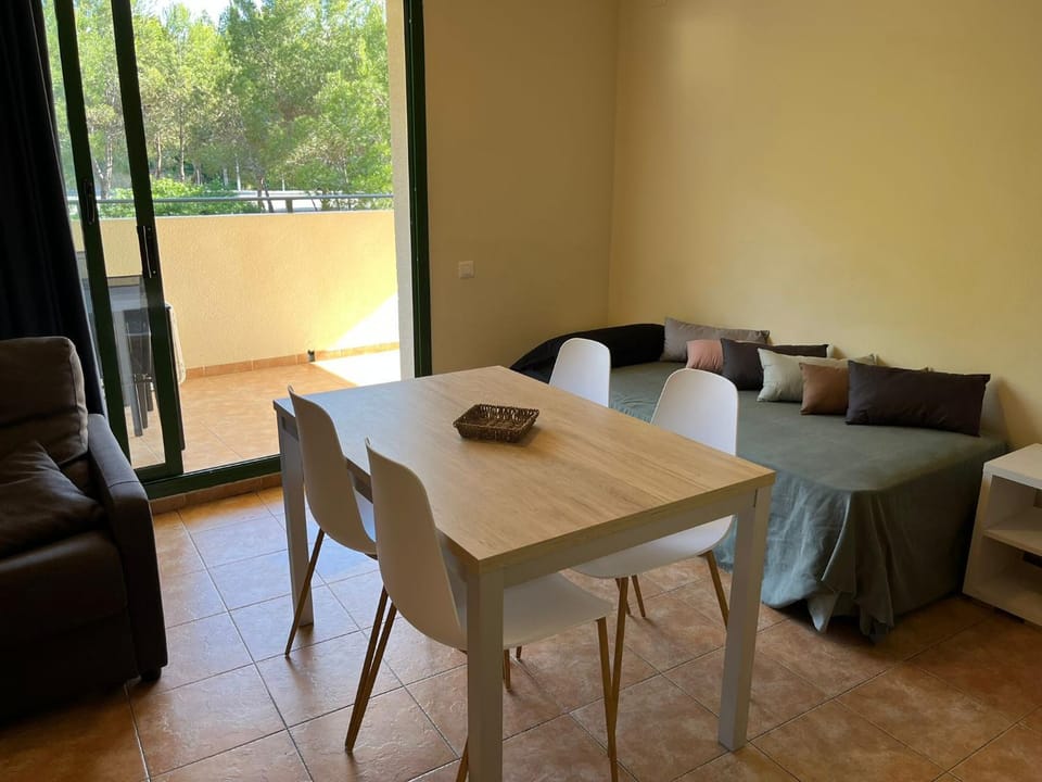 View (from property/room), Balcony/Terrace, Living room, Seating area, Dining area