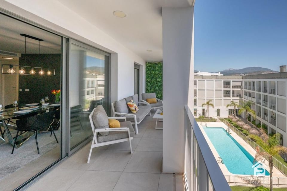 Balcony/Terrace, Swimming pool