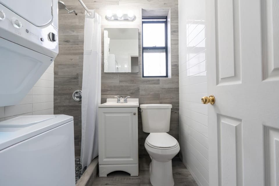 Classic NYC Suite - Self Check in Apartment in Harlem