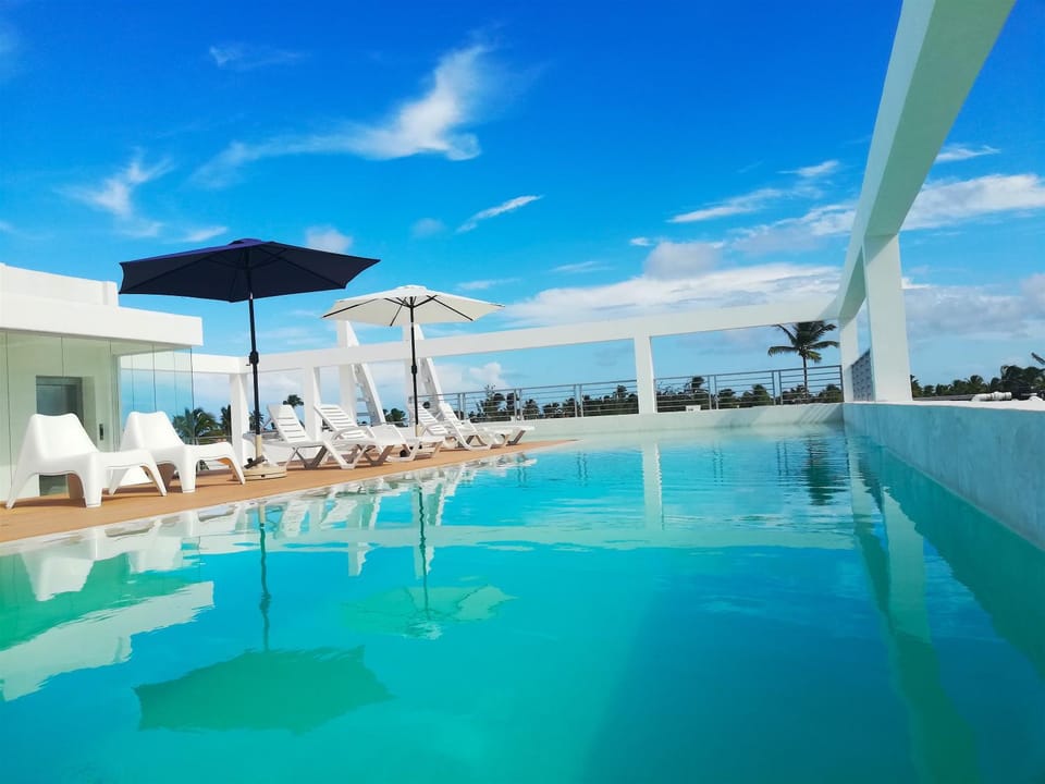 Day, Pool view, Swimming pool, sunbed