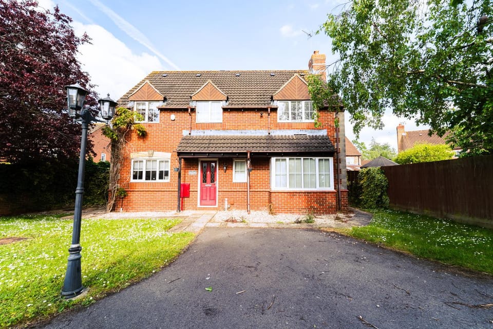 Gloucester Haven - Luxury Stay - Cotswolds Retreat Apartment in Stroud District