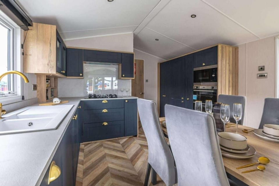 Howes Willerby Retreat House in Rhyl