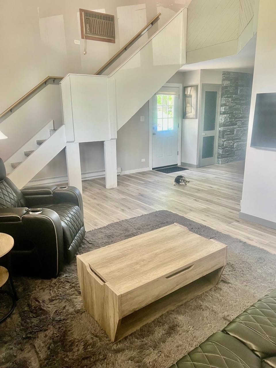 Beautifully furnished one bedroom loft located in Chicago's South suburb of Alsip Apartment in Chicago