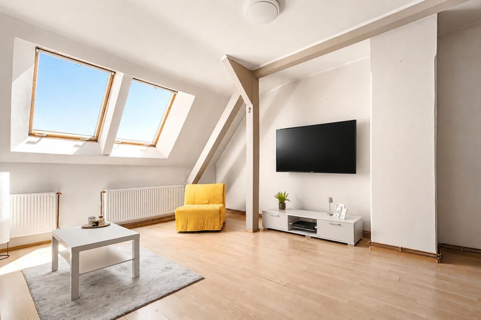 TV and multimedia, Seating area
