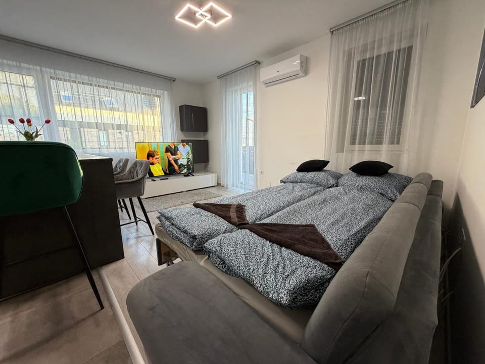 Happy Seasons Deluxe Apartment in Hungary