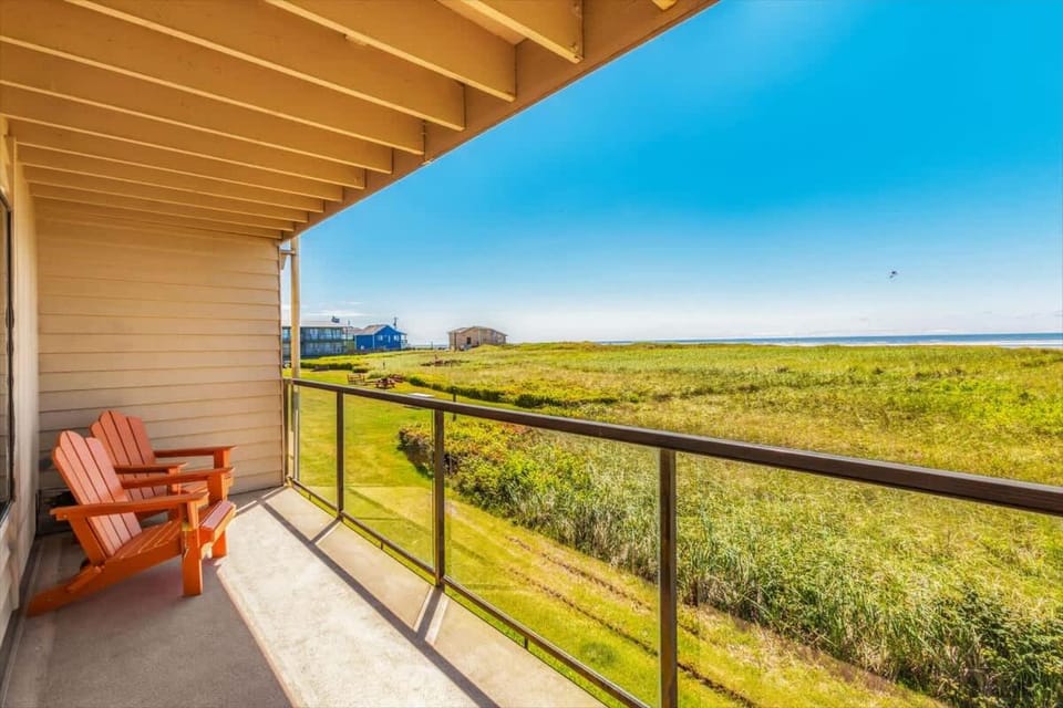 Hi-Tide Resort Dogs OK Sleeps 6 Unit 12 House in Moclips
