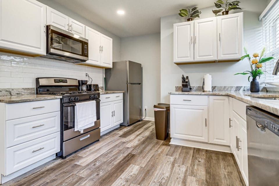 Under 1 Mi to Med Center & Midtown: Detroit Apt Apartment in Detroit