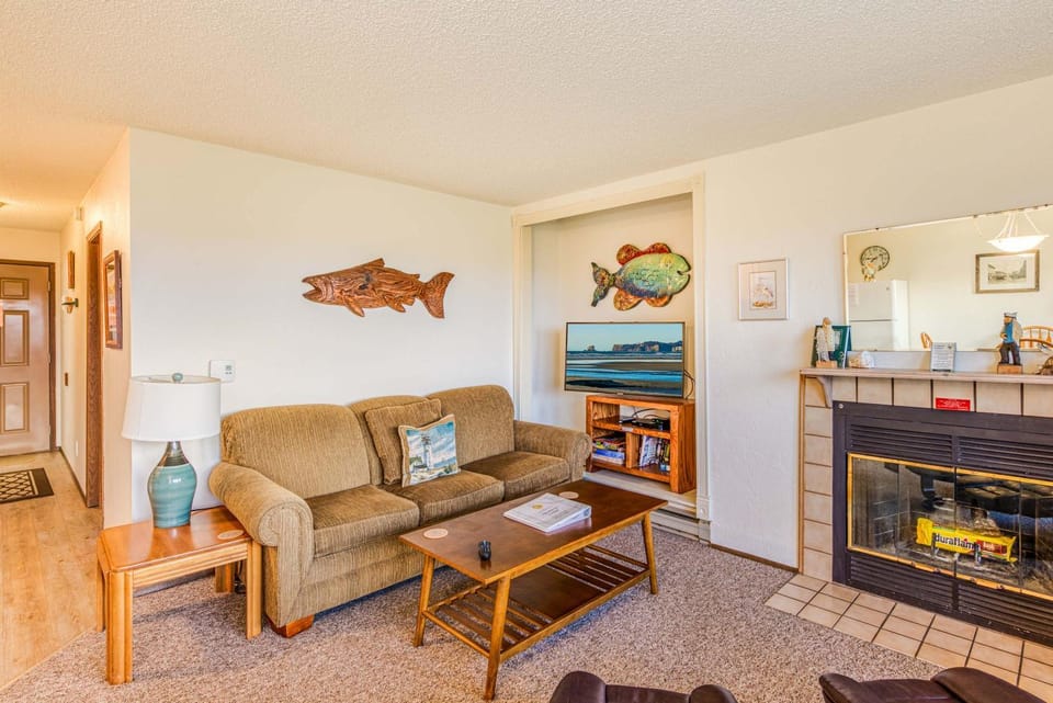 Hi-Tide Resort King Bed Dogs OK Unit 01 House in Moclips