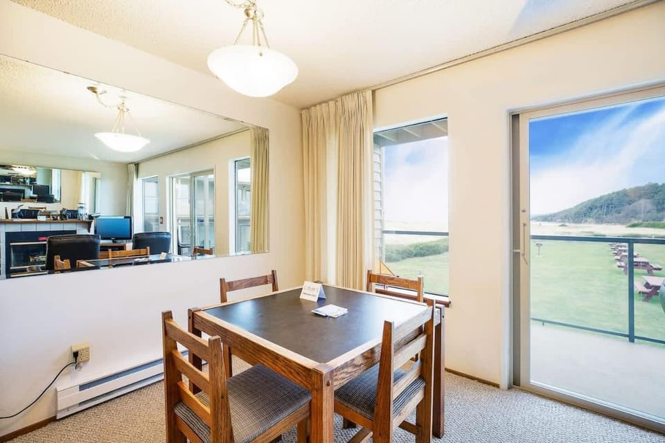 Hi-Tide Resort Queen Bed Dogs OK Unit 7 House in Moclips