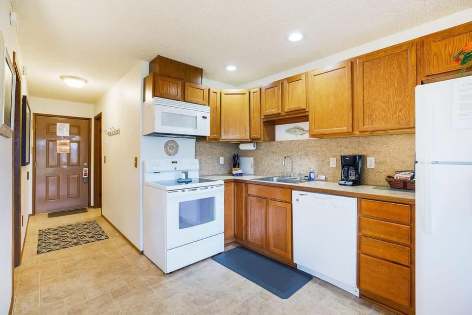 Hi-Tide Resort Queen Bed Dogs OK Unit 7 House in Moclips