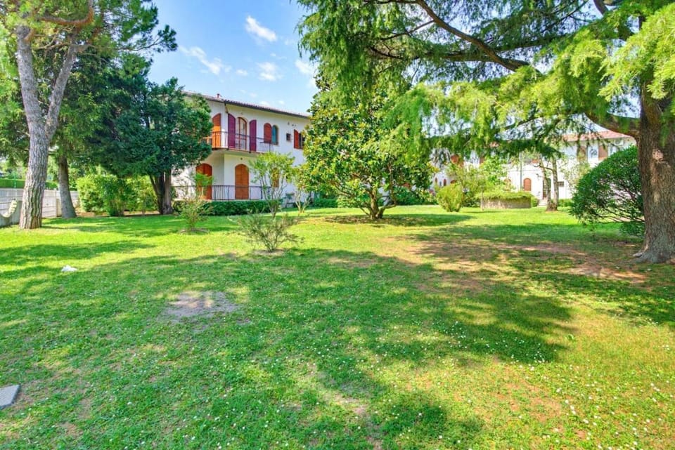 HOST4U - Casa Paperotto in Peschiera del Garda Lake Apartment in Peschiera del Garda