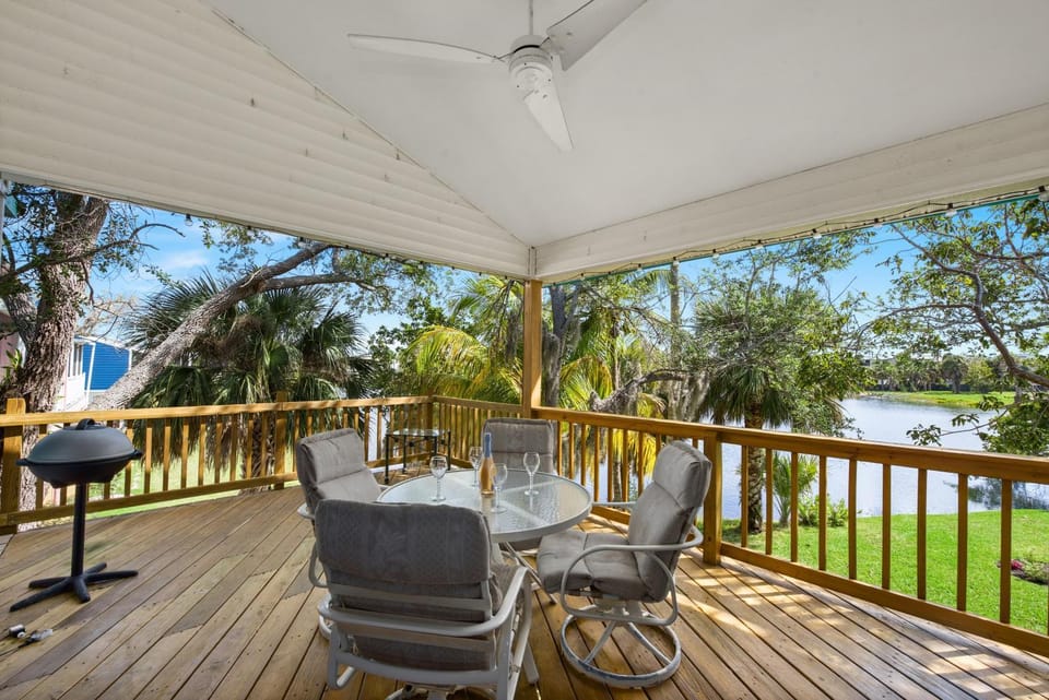 Blue Bayou A & B by Sun Palace Vacations House in Estero Island