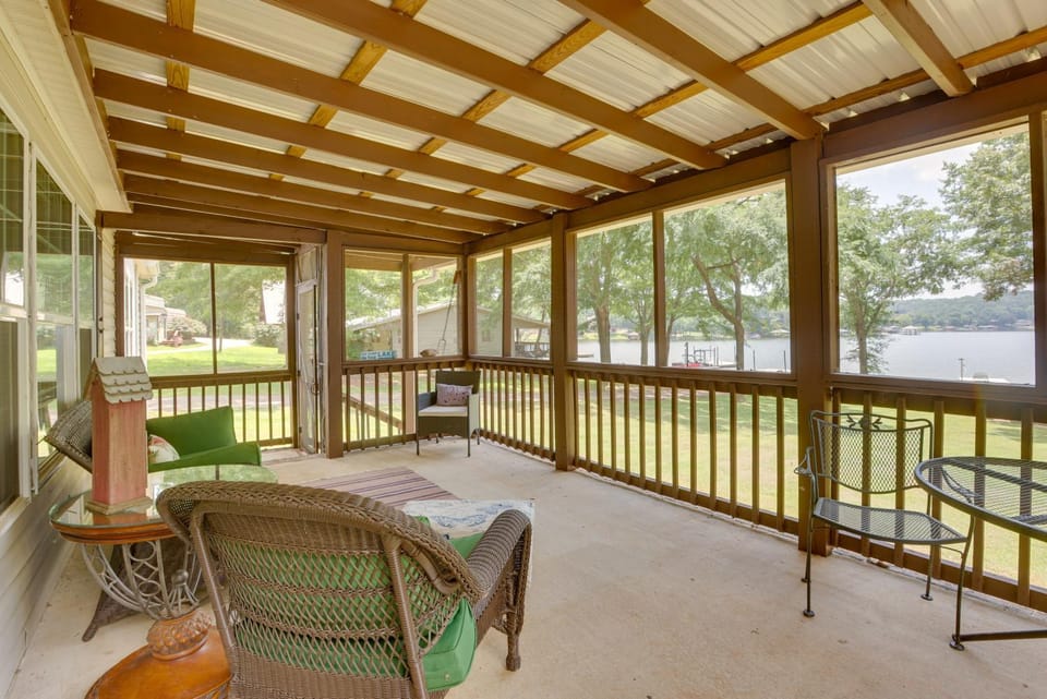 Lake Ridge Cove, Logan Martin Lake Family Retreat! House in Logan Martin Lake