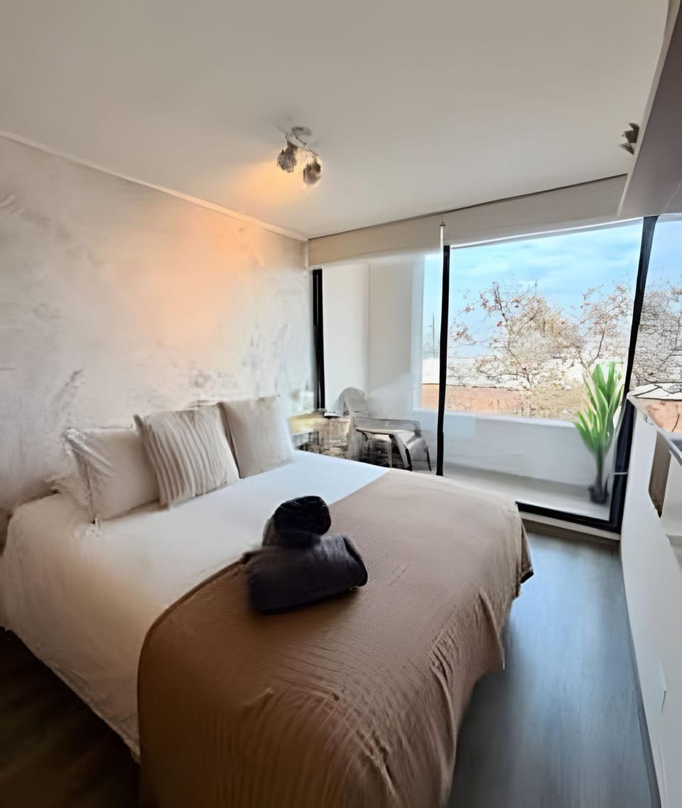 Metro Estadio Nacional Wi-Fi and Parking Apartment in Las Condes