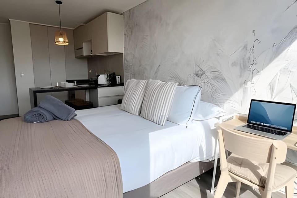 Metro Estadio Nacional Wi-Fi and Parking Apartment in Las Condes