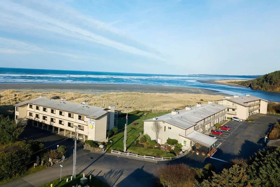 Hi-Tide Resort Queen Bed Unit 16 House in Moclips