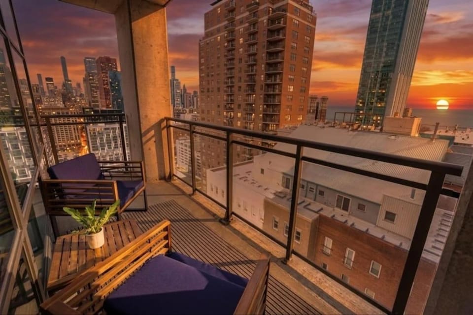 South Loop 2BR Skyline - 5 Min to Museum Campus Apartment in South Loop