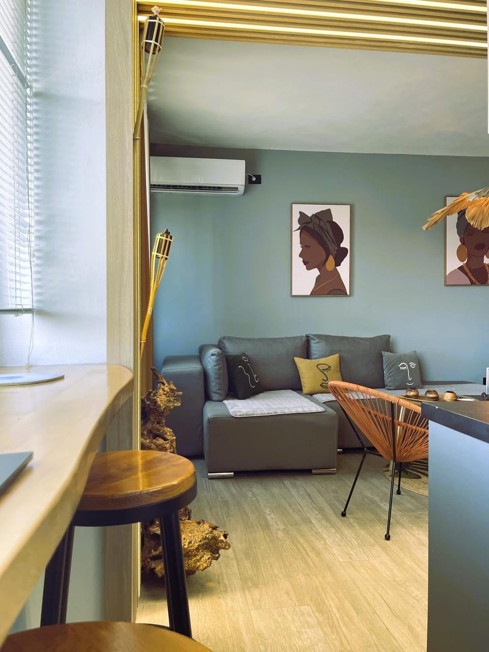 Living room, Seating area, Dining area, air conditioner