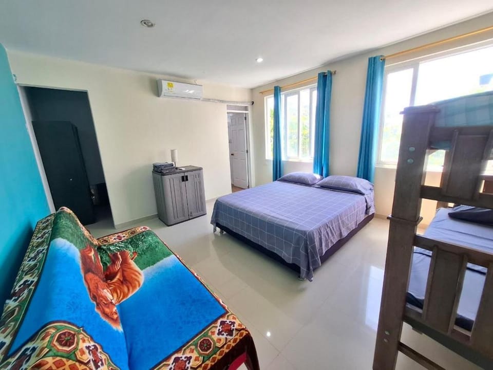 Apartamento Familiar con Aire y WiFi a 9 Minutos walking Playa Spratt Bight Apartment in San Andres