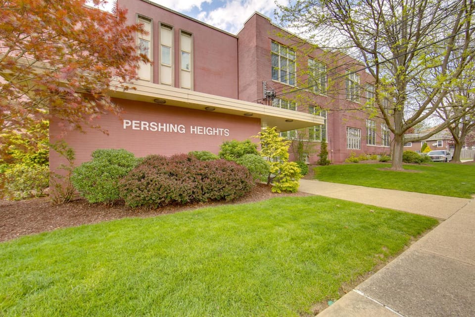 Work, Play & Explore: 9-Unit New Kensington Base Apartment in Allegheny River