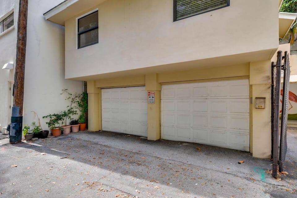 Prime Location! Couple's Escape in West Palm Beach Apartment in West Palm Beach