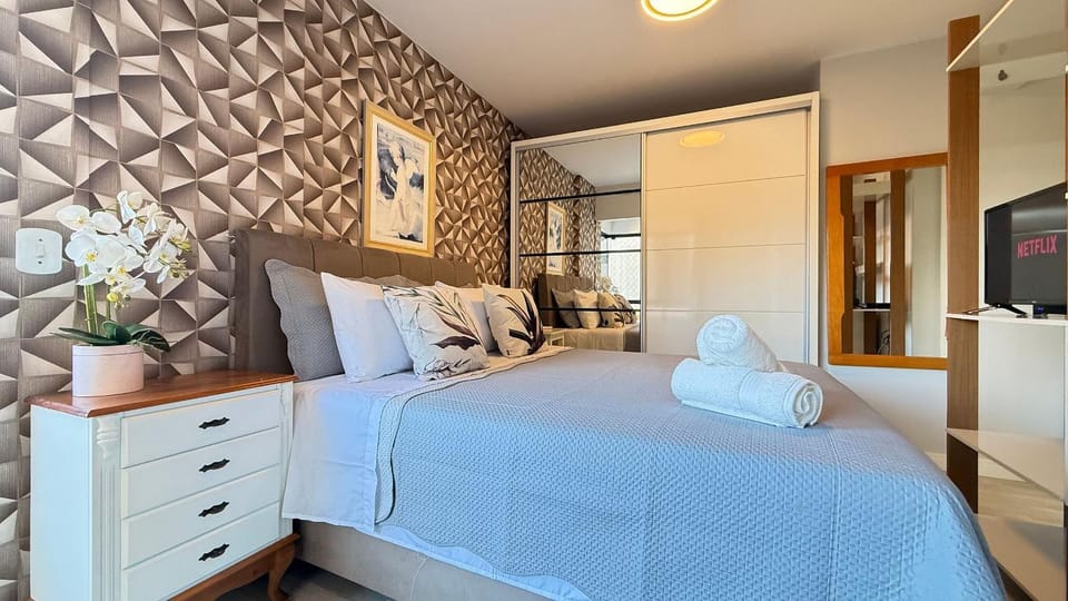 Bed, TV and multimedia, Photo of the whole room, Bedroom, wardrobe