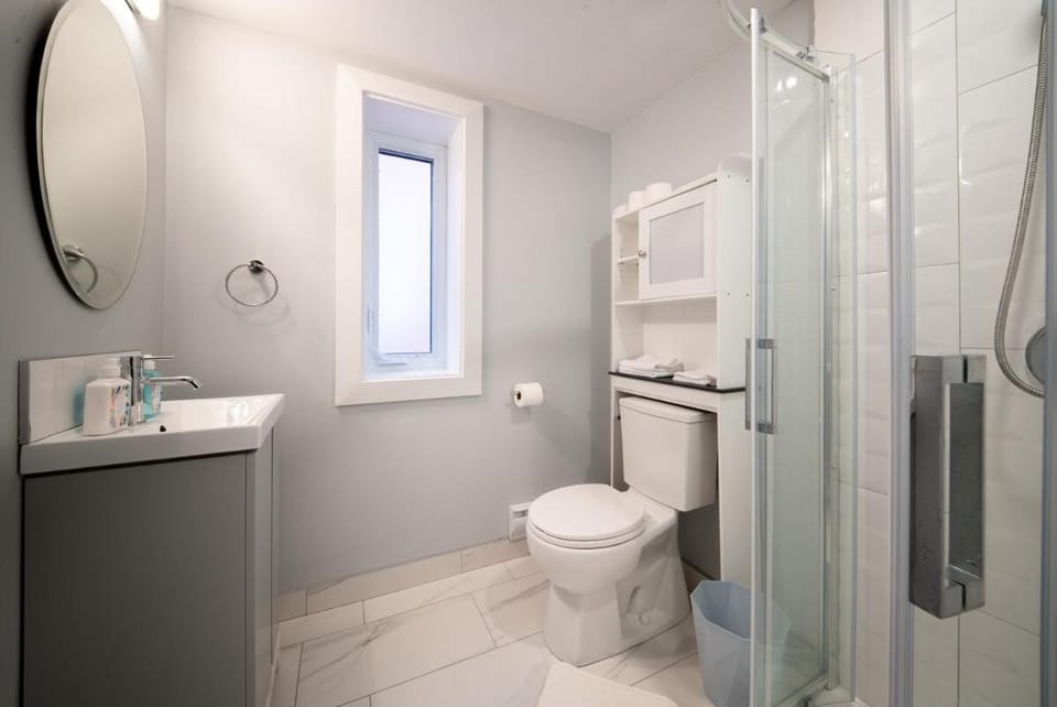 Central Ottawa Studio Near U Ottawa with AC Apartment in Gatineau
