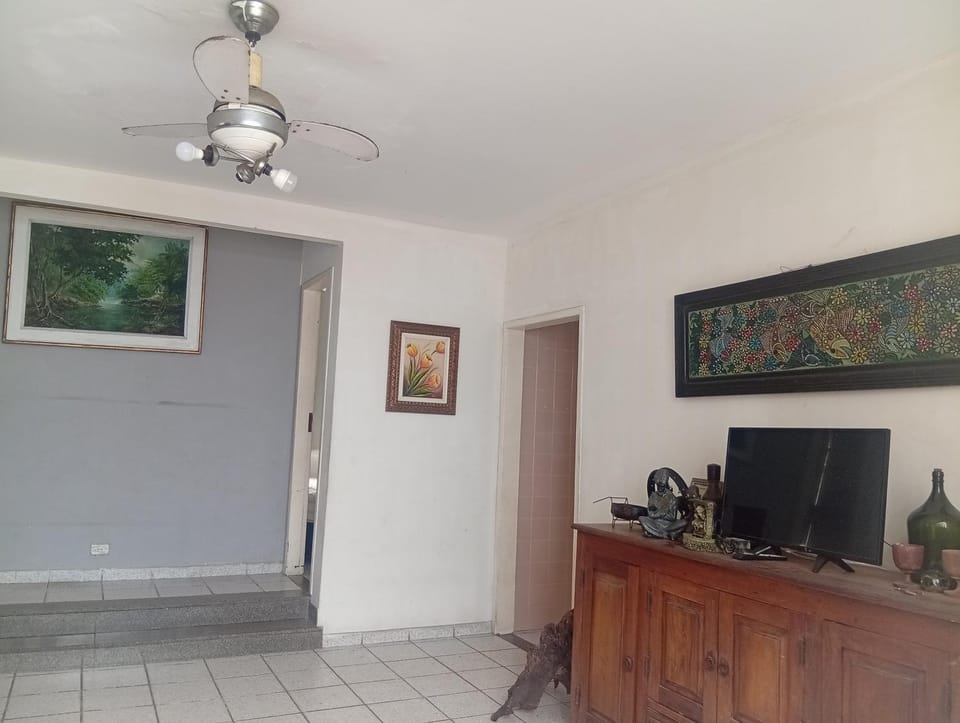 Casa amarela a 50 metros do mar House in Guarapari