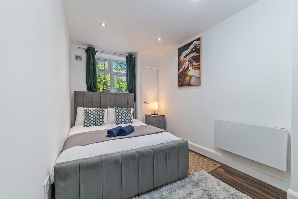 Central Urban Retreat in Kings Cross 2BR with Parking Apartment in London Borough of Islington