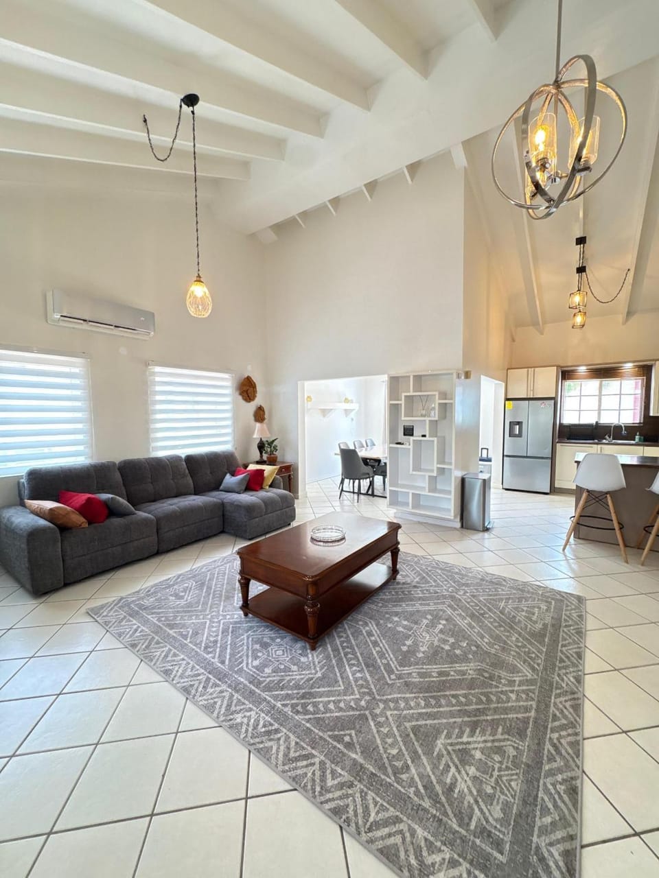 Brisa Tropical Home-spacious 3bdr-pool-Oranjestad Bed and Breakfast in Oranjestad