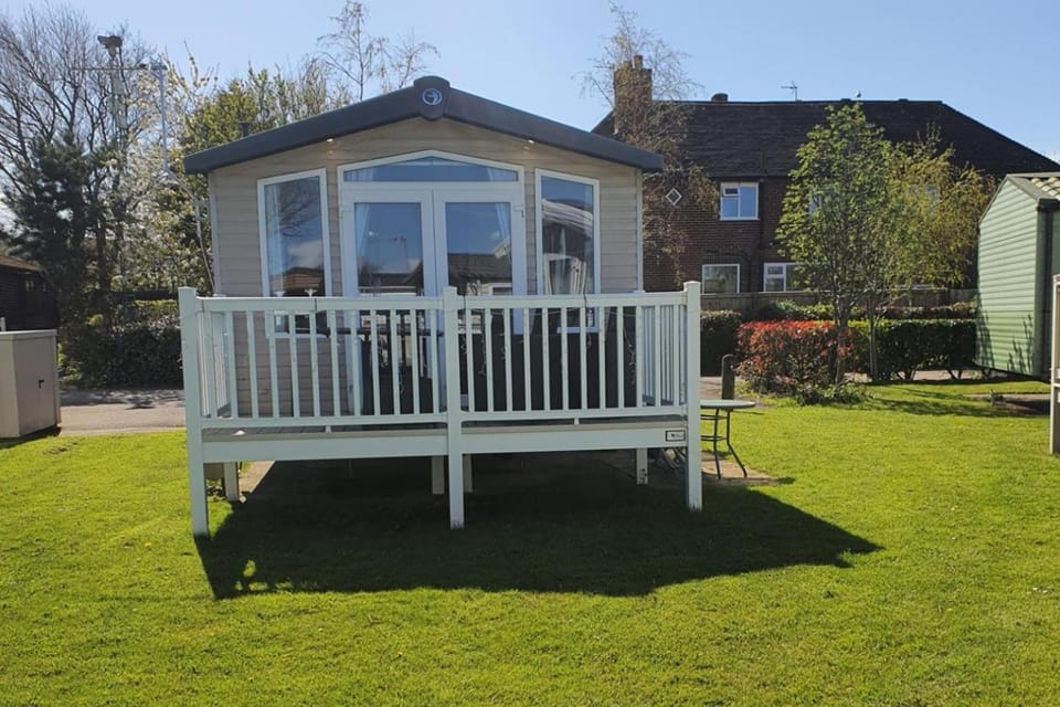 3-Bed Caravan Sleeps 8 with Enclosed Decking House in Wyre District